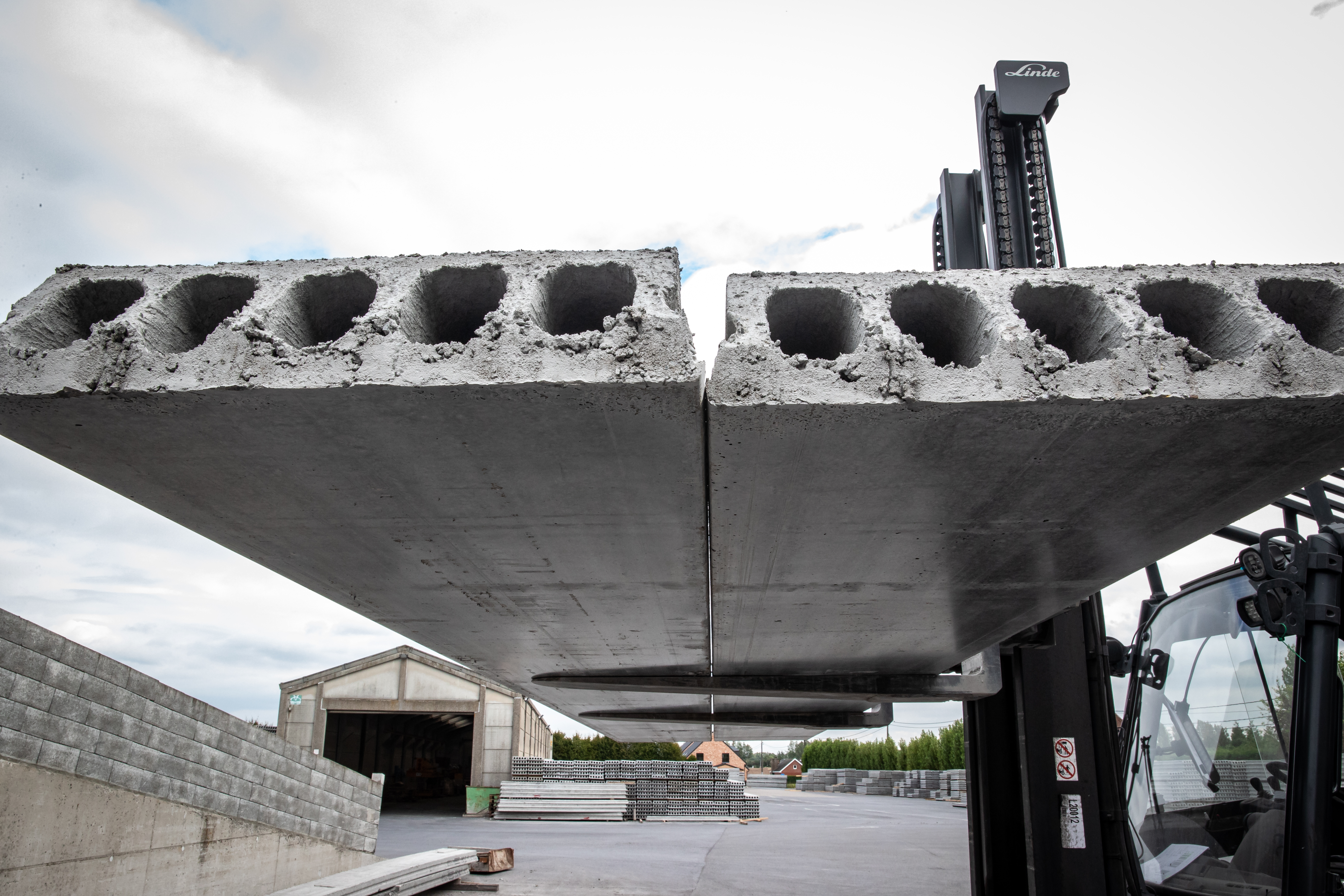 Holle gewapende betonwelfsels